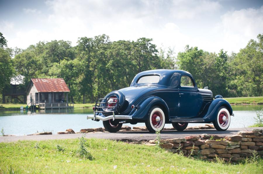  Ford DeLuxe 3-Window Coupe 1935 года  (фото 25 из 50)